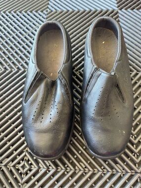 Z-CoiL Women’s Taos Black Leather Comfort Clogs – Size 10